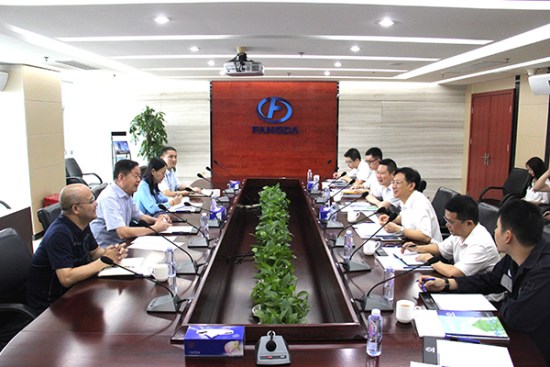 深圳市南山區(qū)供電局黨委書記、局長李小明一行到方大集團(tuán)調(diào)研